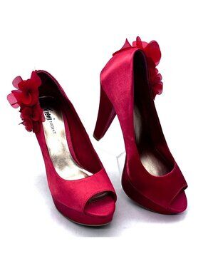 Fioni Night Red Satin Peep-Toe Platform Heels With Floral Accent Womens Size 7